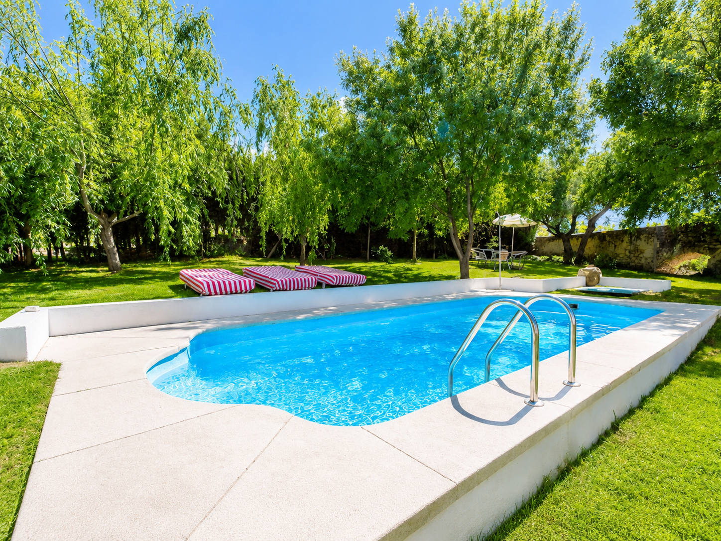 Piscina y jardines de Molino Jabonero